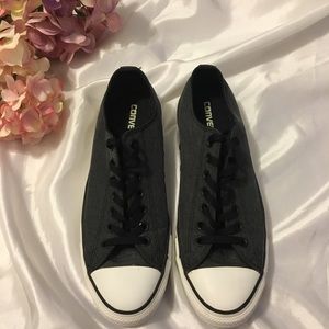 Converse Shoes All Star Men’s 9 / Women’s 11  Low